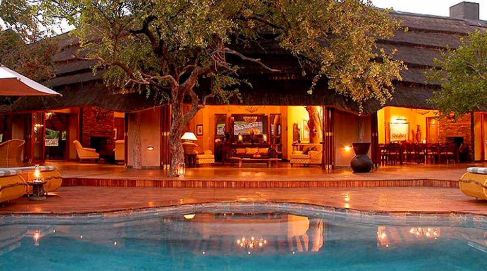 L'extérieur du Tuningi Safari Lodge