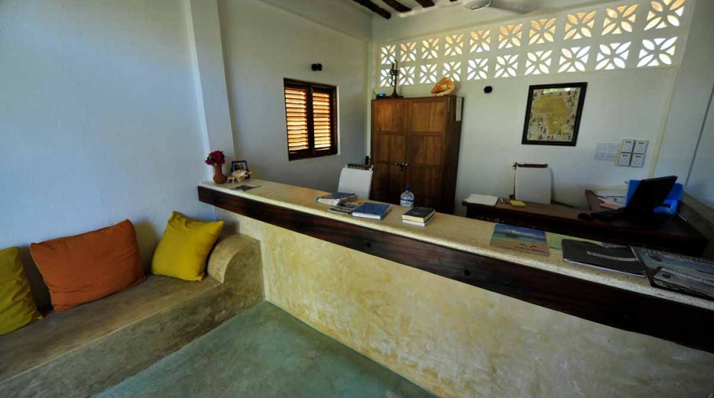La réception de l'hôtel à Zanzibar