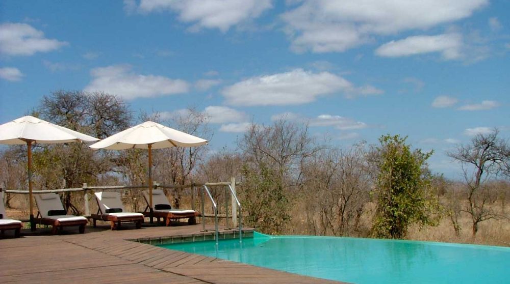 La piscine du lodge dans le parc de Tarangire