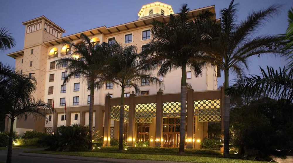 L'hôtel vue nuit en Tanzanie