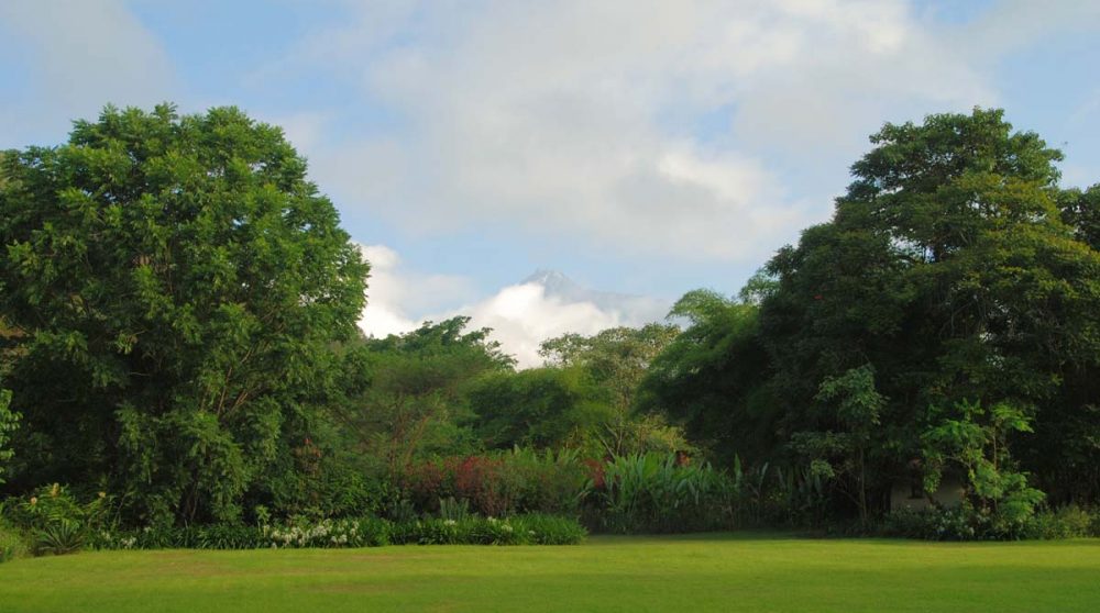 Vue sur le mont Meru en Tanzanie