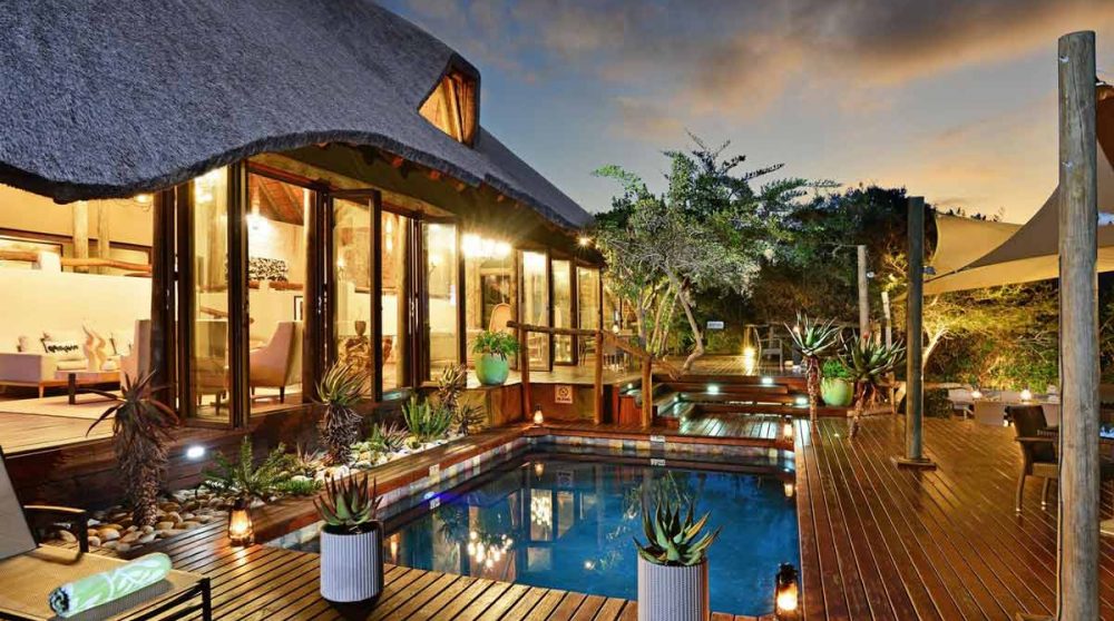 La terrasse devant le salon en Afrique du Sud