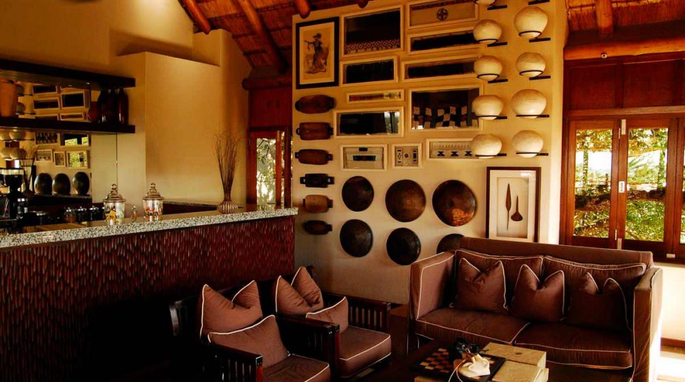 Le salon avec le bar en Afrique du Sud