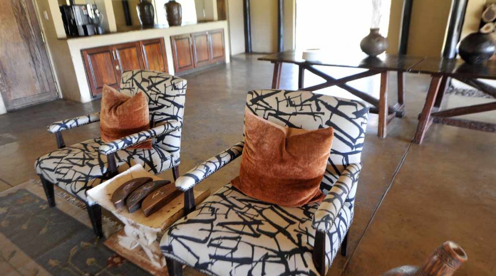 Fauteuils dans le salon en Afrique du Sud