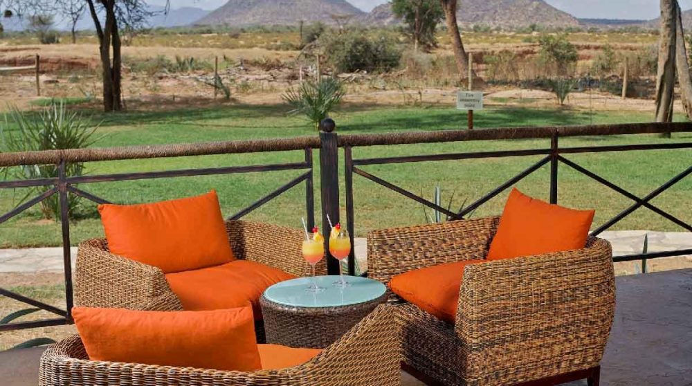 Une terrasse avec vue sur les montagnes au Kenya