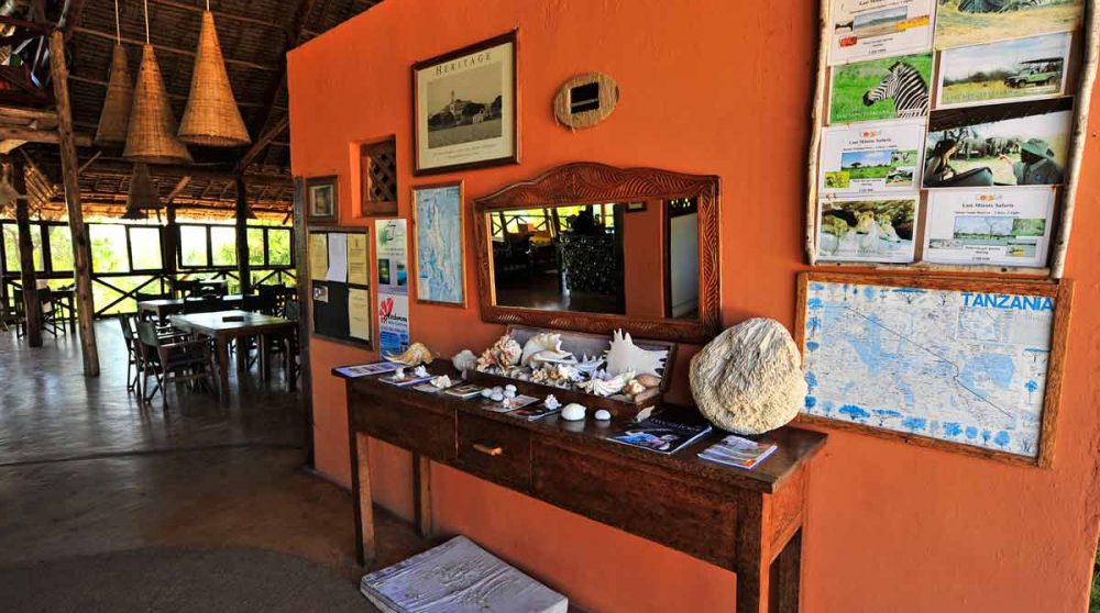 L'entrée de l'hôtel