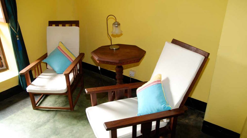 Fauteuils dans le salon