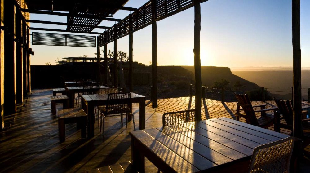 Coucher de soleil sur la terrasse