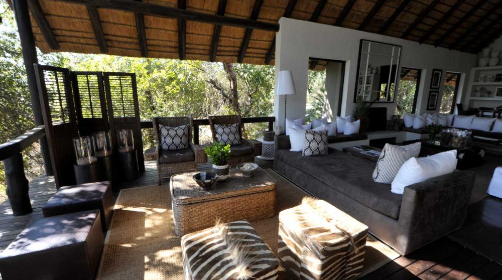 Le salon donnant sur la nature