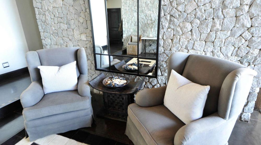 Fauteuils dans un salon