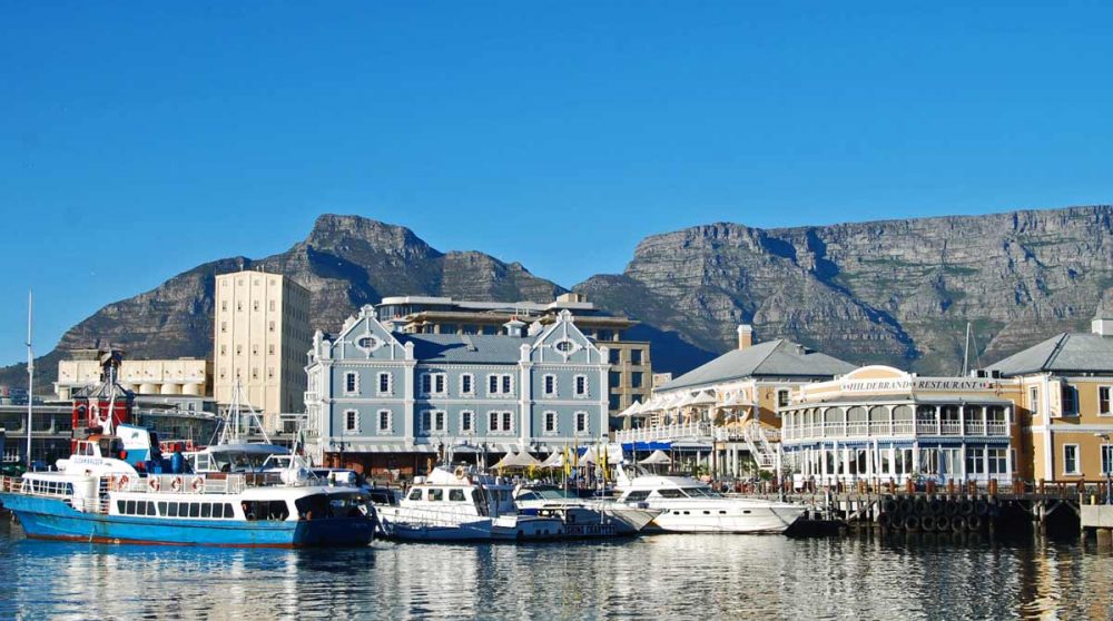 Le port de Cape Town et la montagne de la Table