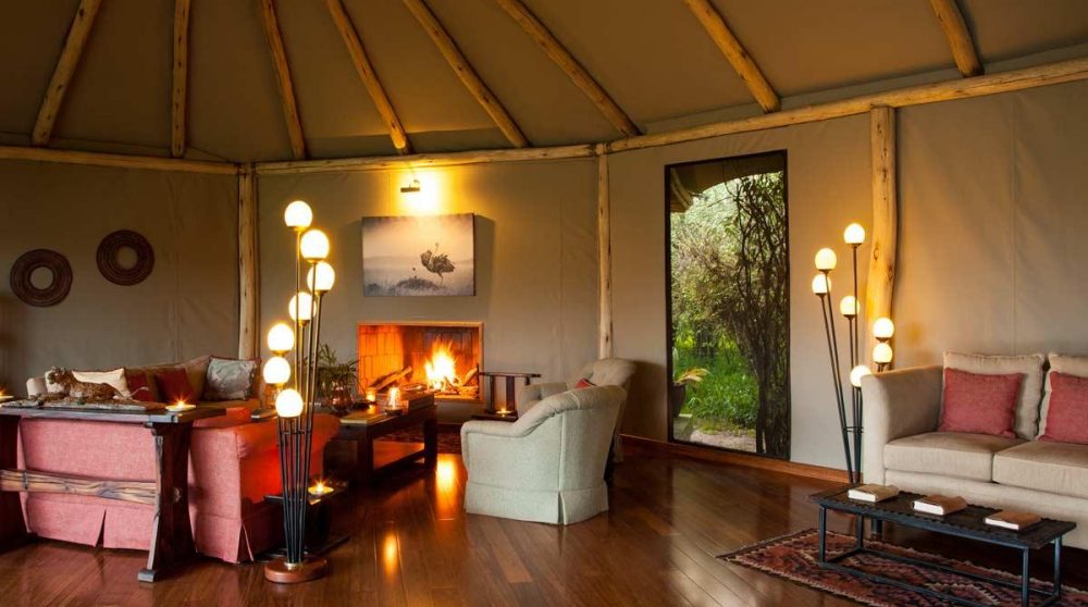 Aperçu du salon du camp dans le Masai Mara