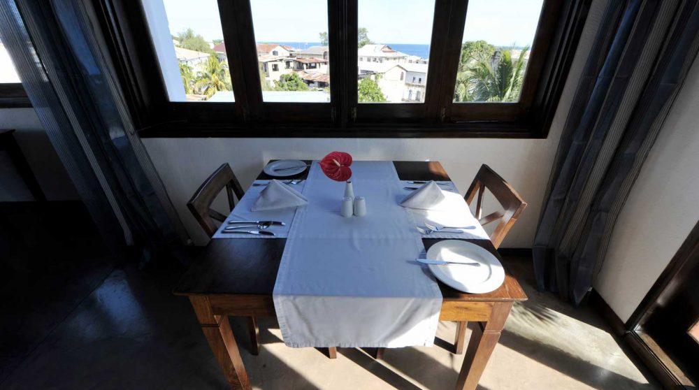 Une table pour déjeuner en Tanzanie