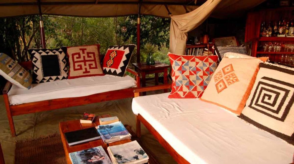 Canapés sous la tente au Kenya