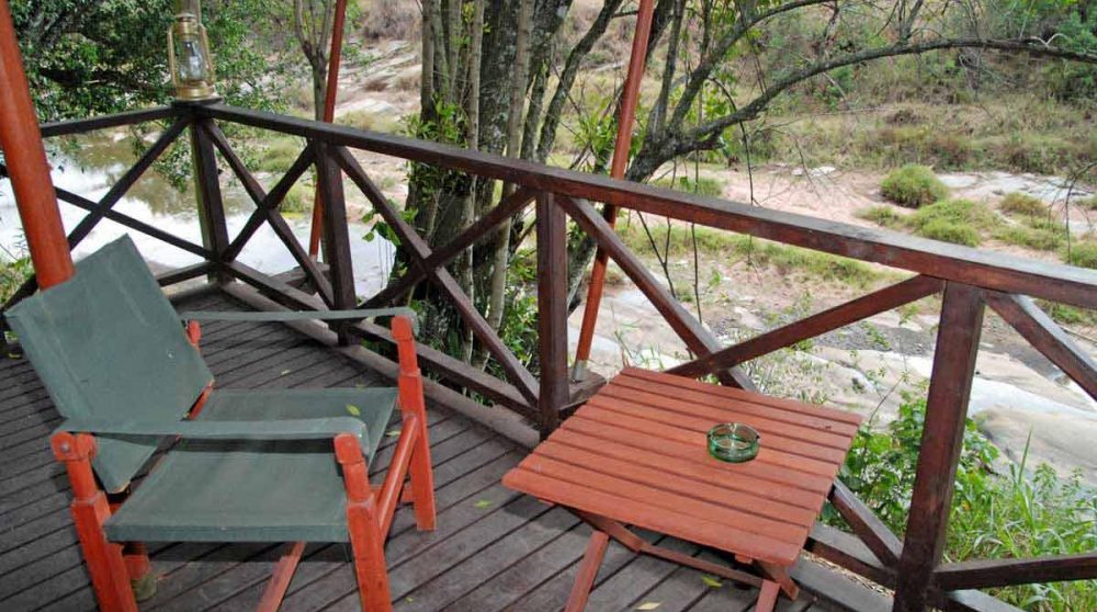 Coin détente face à la rivière dans le Masai Mara