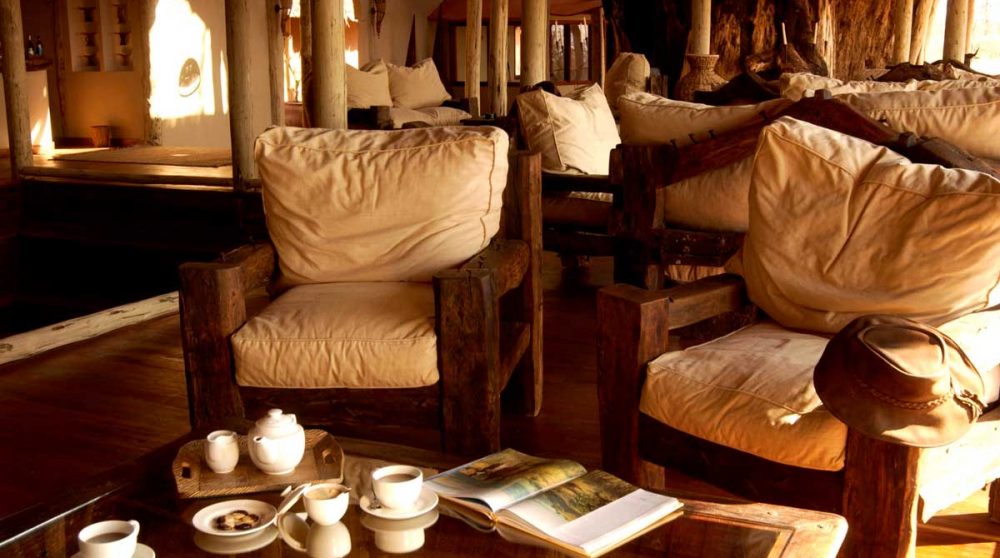 Le salon du lodge en Tanzanie