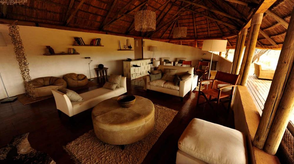 Canapés dans le salon en Tanzanie