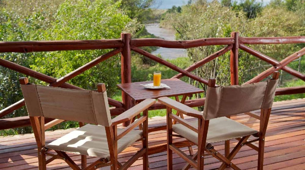 Détente sur la terrasse dans le Masai Mara