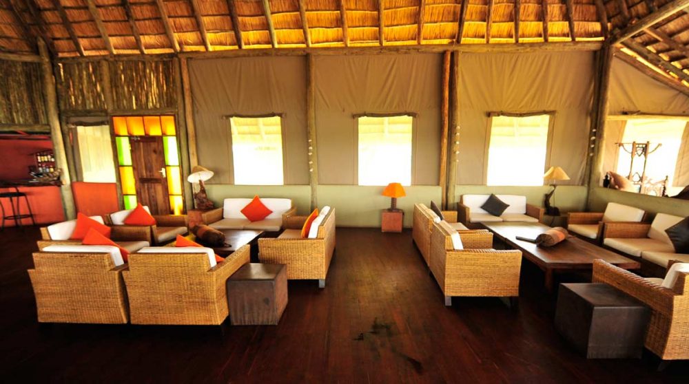 Canapés dans le salon en Tanzanie