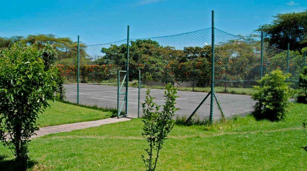 Un court de tennis au Lac Naivasha