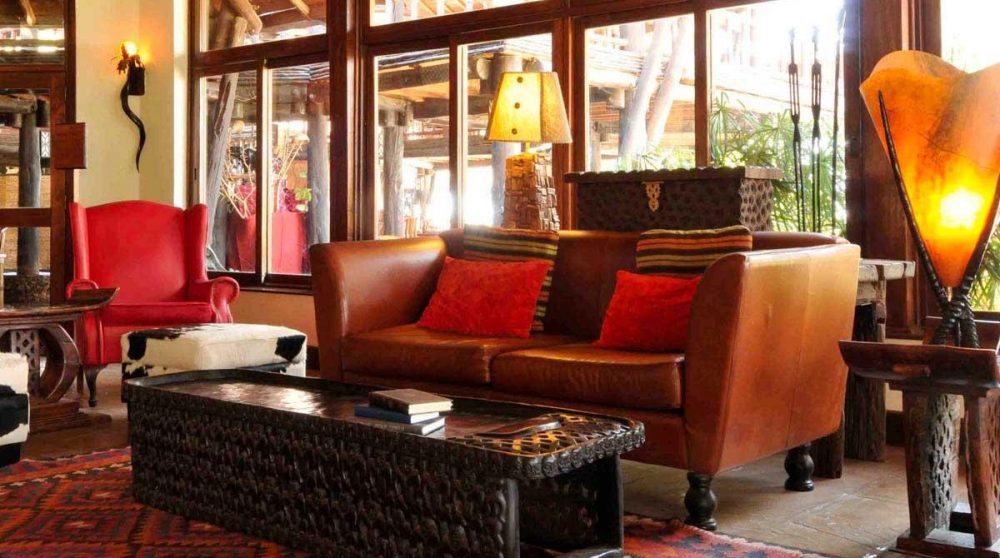 Un salon de l'hôtel à Amboseli