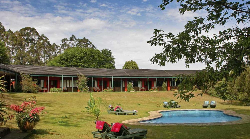 Le jardin et la piscine à Mhlambanyatsi