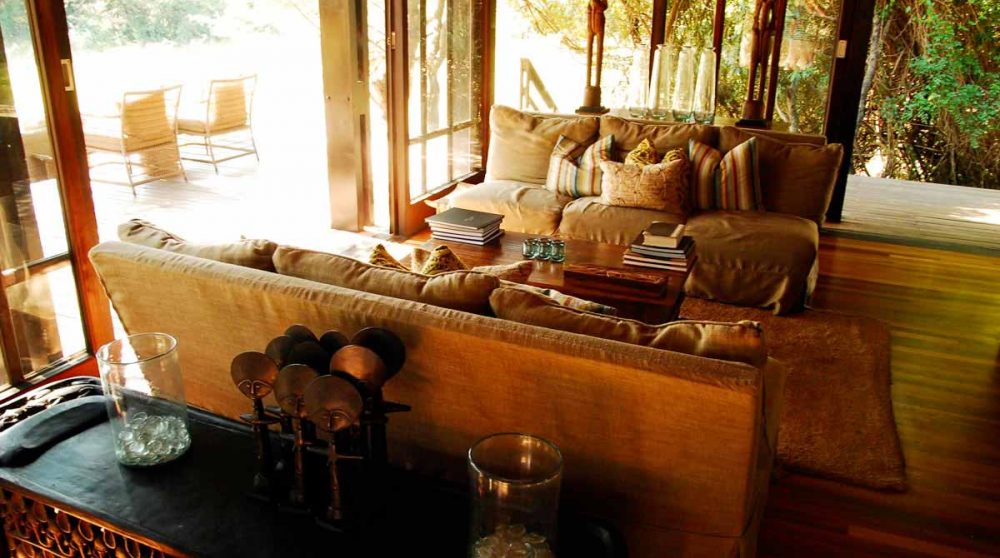 Le salon donnant sur la terrasse dans le Kwazulu Natal