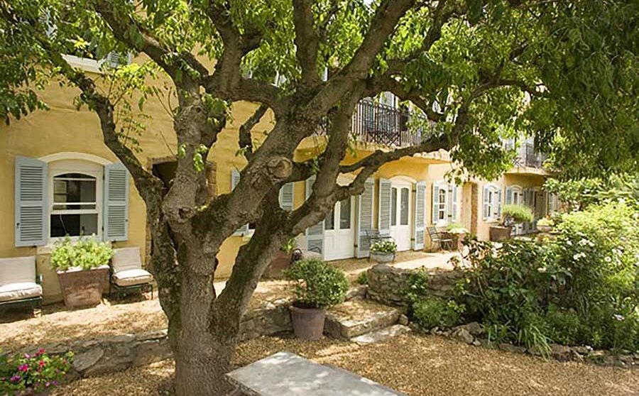 Dans le jardin de l'hôtel