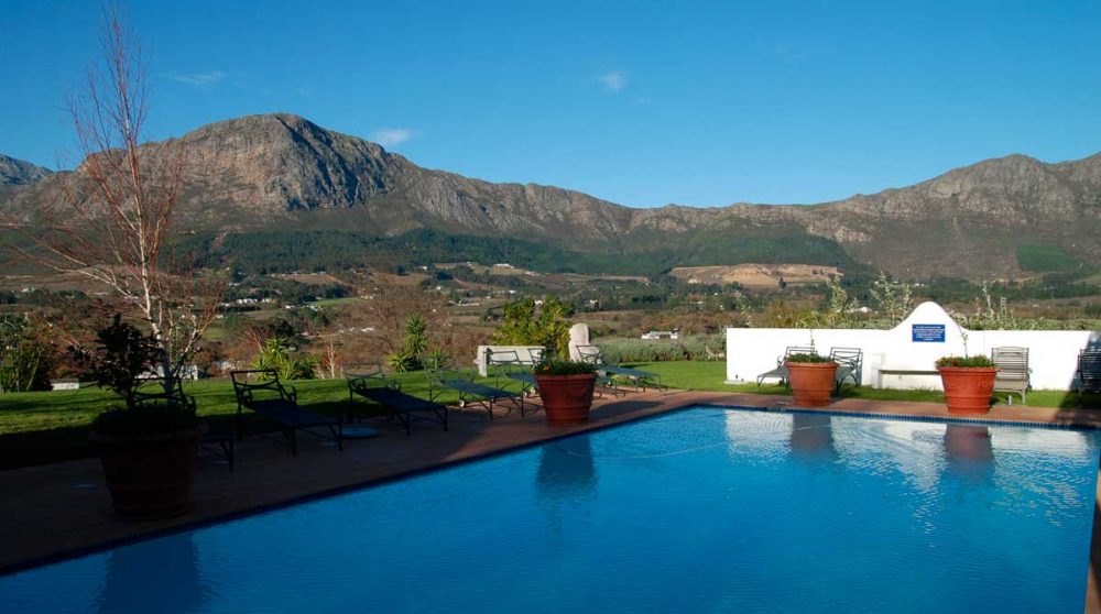 La piscine et les montagnes à Franschhoek