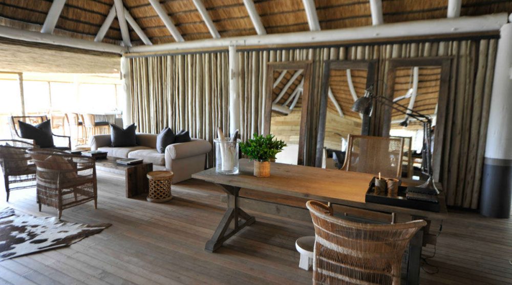 Le salon du camp à Sabi Sand