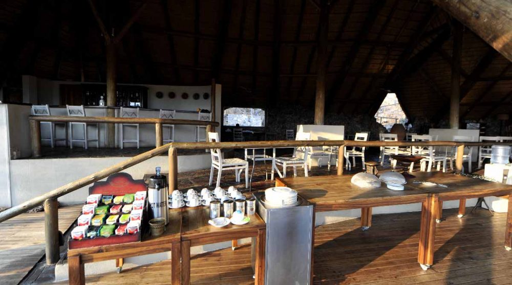 Buffet avec boissons à Etosha