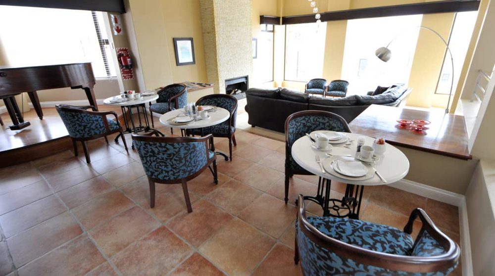 Salle de séjour à l'Atlantic Villa