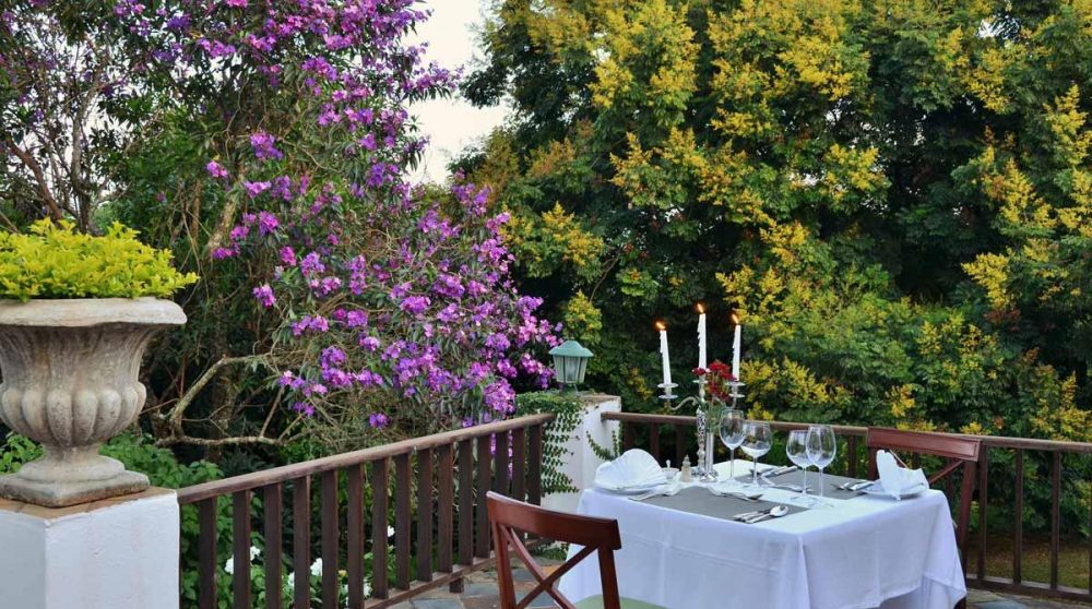 Déjeuner sur la terrasse au Highgrove House