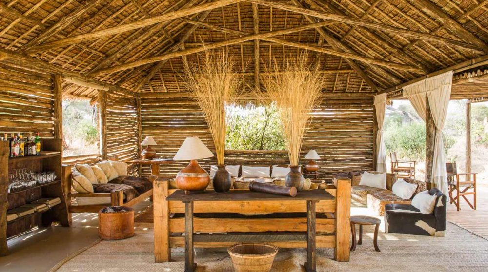 Le salon vu depuis le restaurant