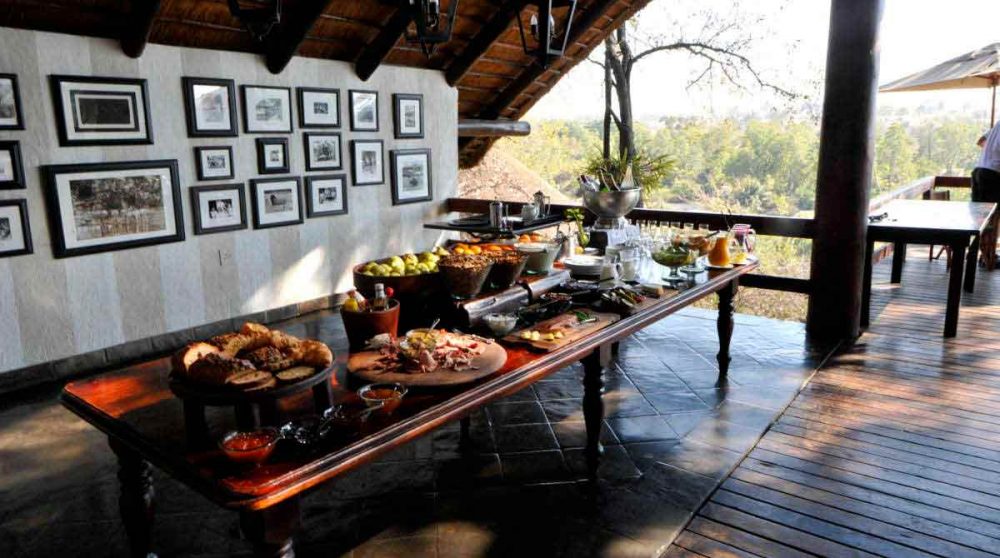 Un buffet au Londolozi Varty Camp