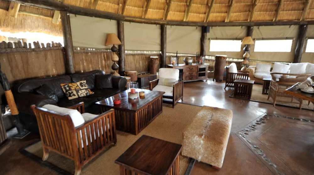 Salon au Mowani Mountain Camp dans le Damaraland