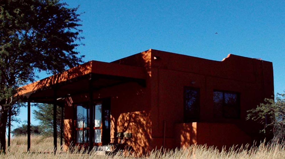 Extérieur d'une chambre au Zebra Kalahari Lodge