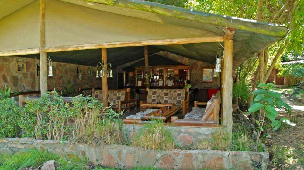 Le salon dans le jardin au Kenya