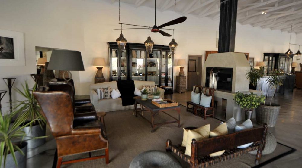 Fauteuils dans le salon