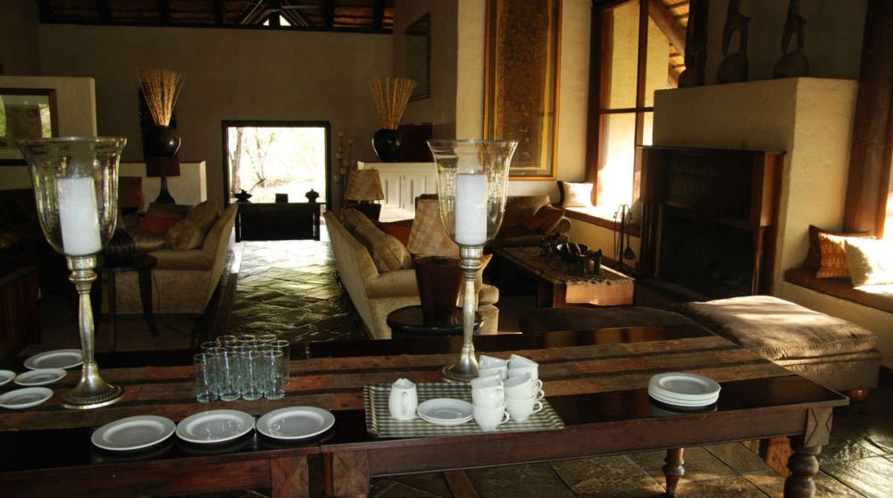 Table pour le petit-déjeuner près du parc Kruger