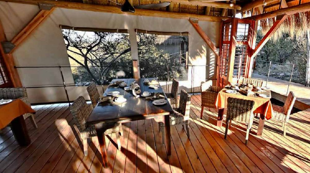 Tables au restaurant en Namibie