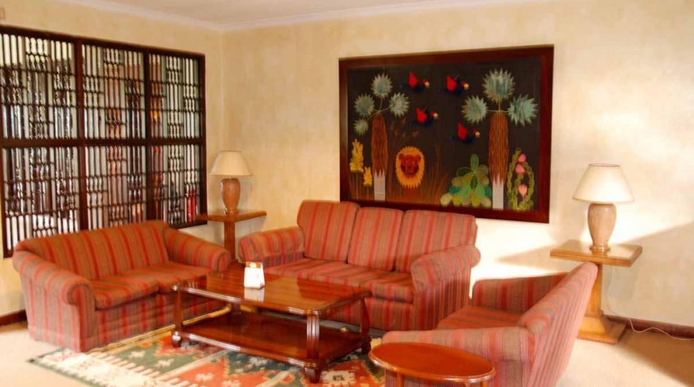 Un salon de l'hôtel au Kenya