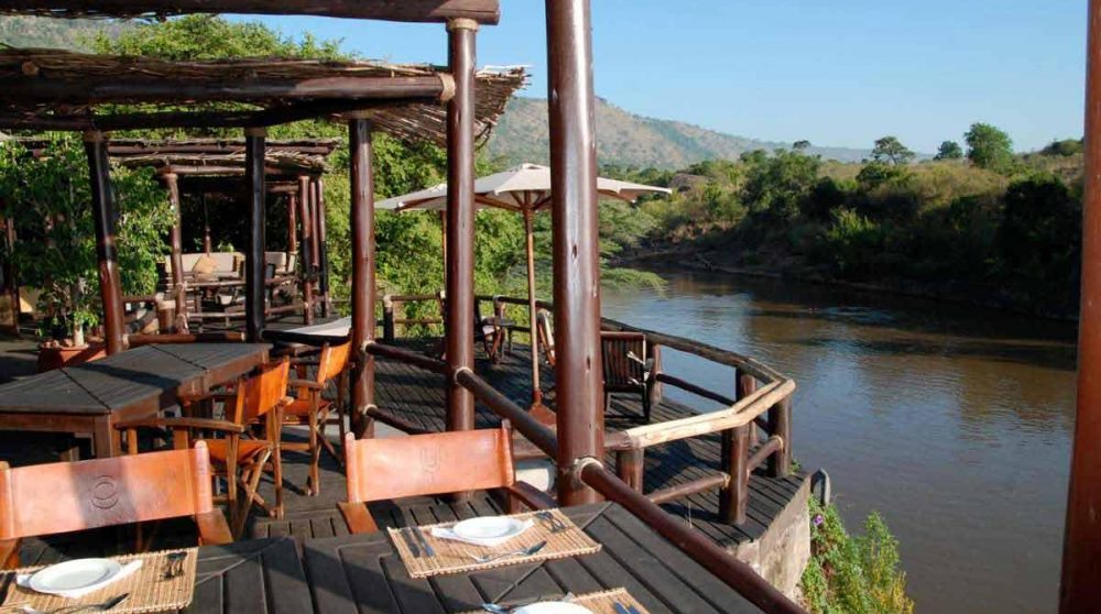 Déjeuner sur la terrasse