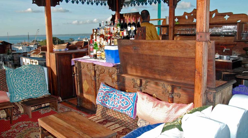 Le bar sur la terrasse