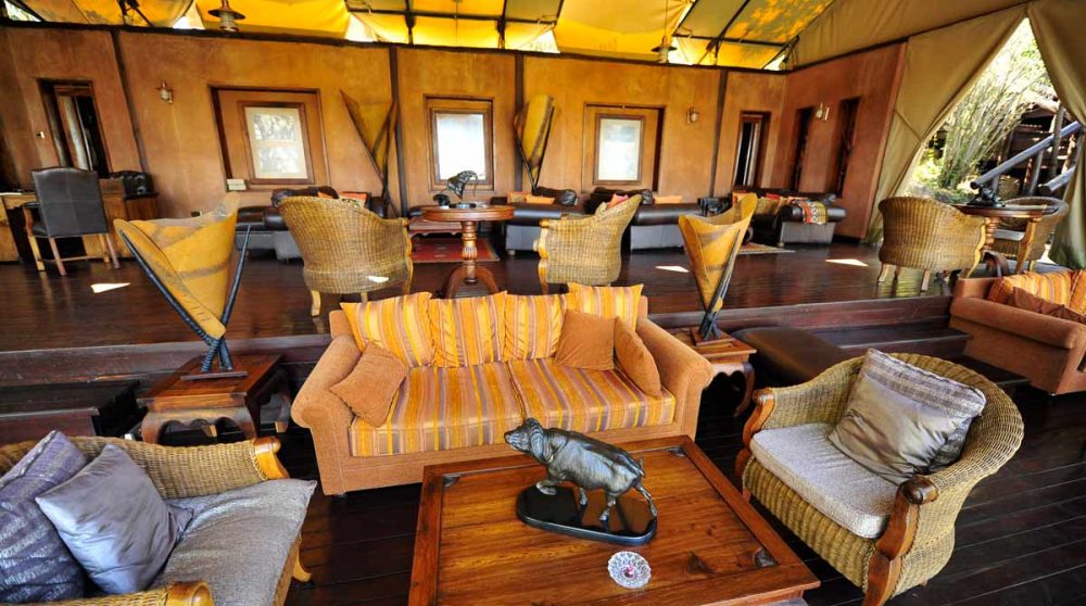 Salon et décoration du camp