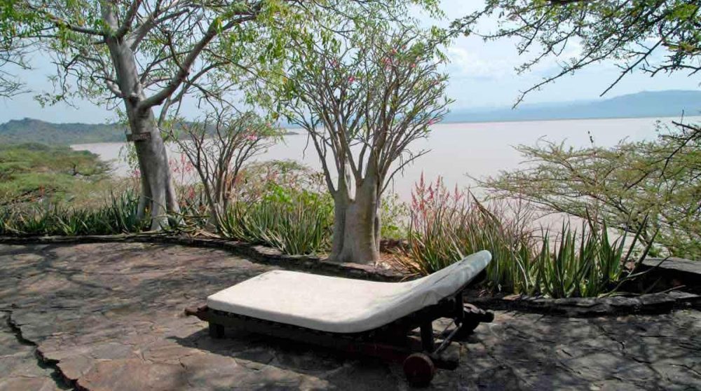 Chaise longue sur la terrasse