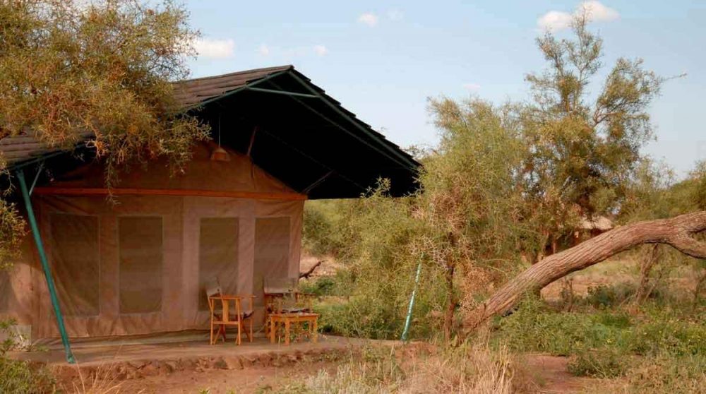 L'extérieur d'une tente