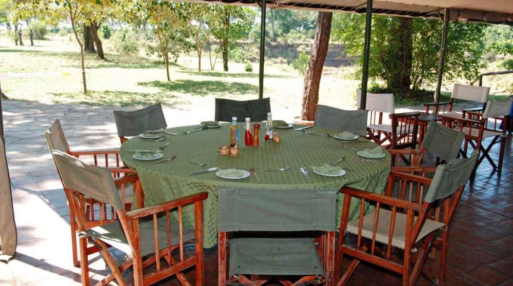 A l'ombre de la terrasse au Kenya