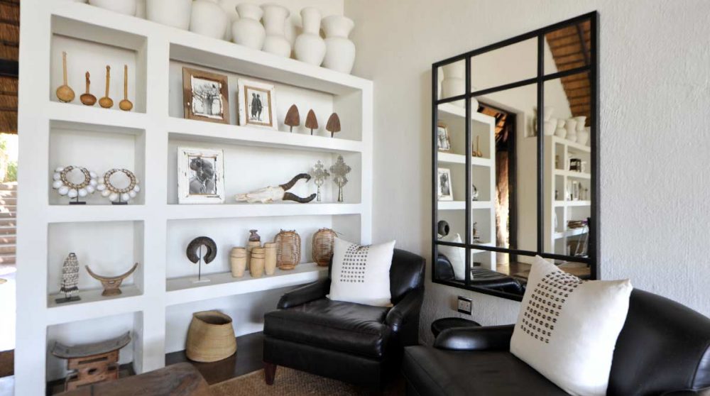 Fauteuils dans le salon