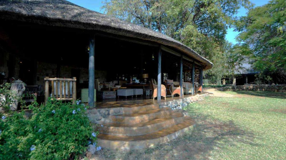 Salon vue depuis le jardin